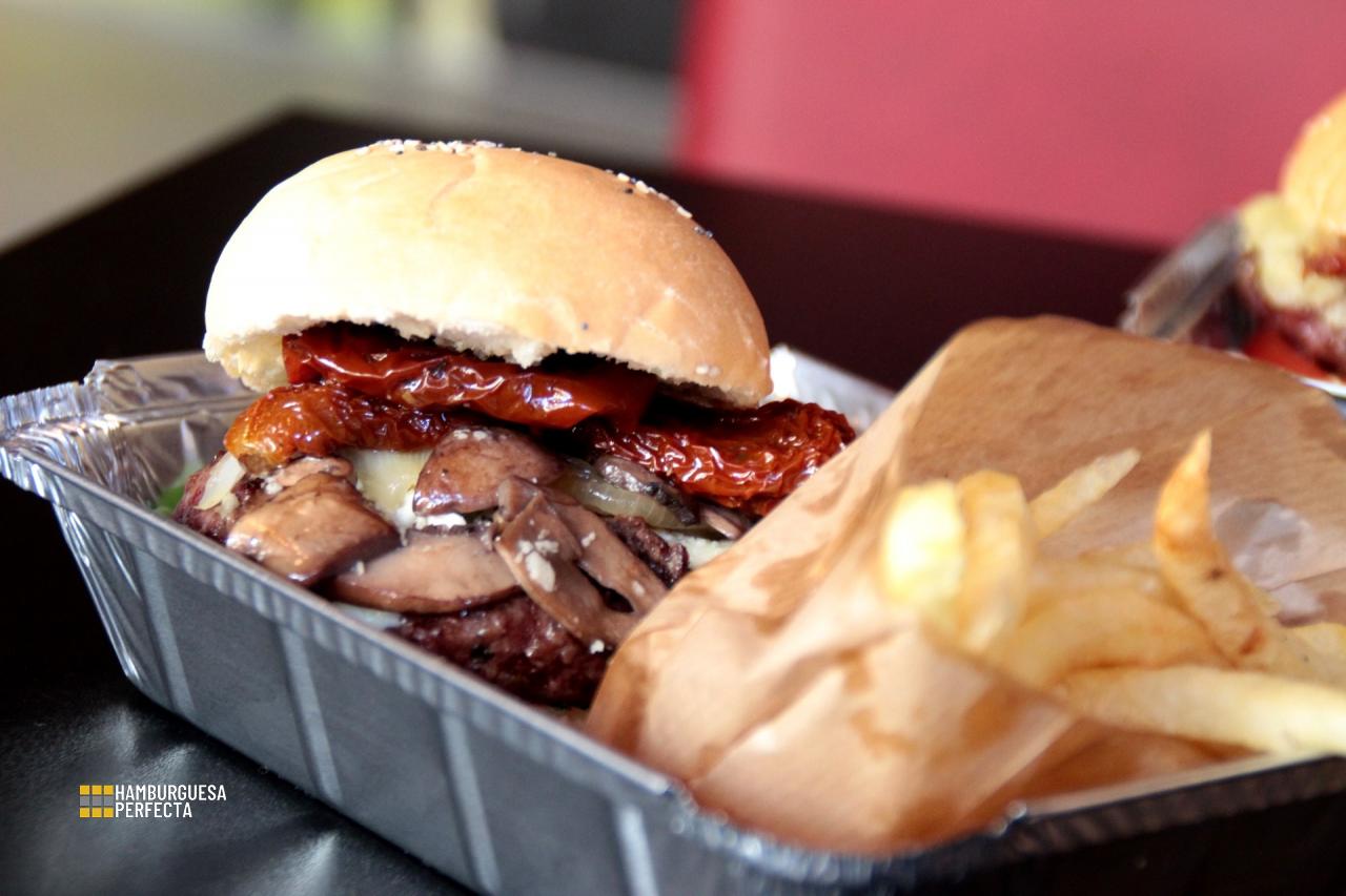 Clandestino Burger Amor Trasatlantico A Primera Vista Hamburguesas En Madrid